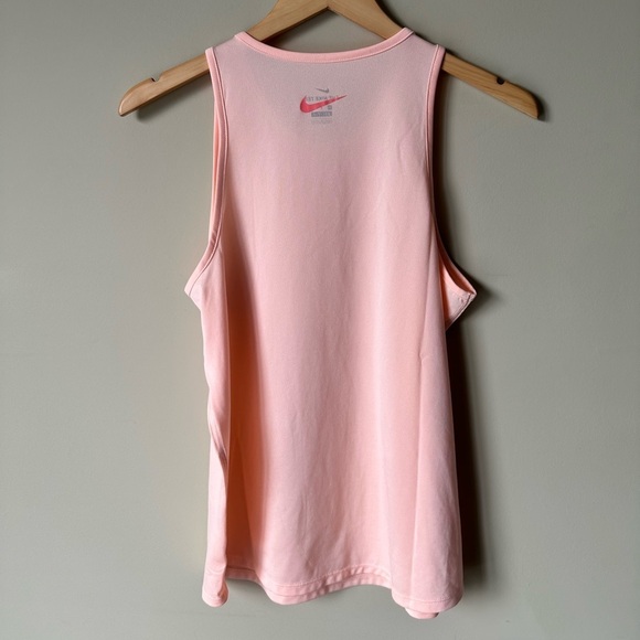 Nike Fast Bold Beautiful Athlete Coral Tank in Large - Picture 2 of 3